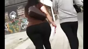 ہم جنس پرست masseuse کے Silvia Saige seduces براہ راست لڑکی Kay