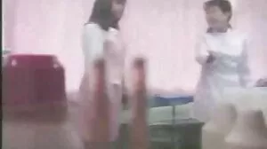ماں Anissa کیٹ اور اس کی بلی کا دورہ سوتیلے بیٹے!