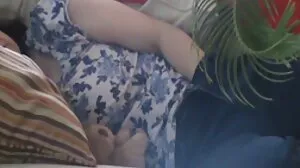 ملکہ کے سرخ بال لاکھ Lenn لینن ایک influencer ہے!