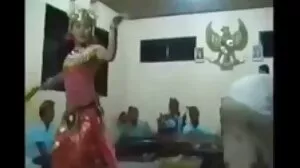 Kadenden Kross کی ضرورت ہے کہ والد صاحب کے مرگا