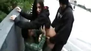 جارحانہ کنواری سوتیلے بیٹے سکور blowjobs کے چہارم Leb