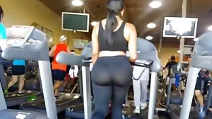 تمام اسٹار کے ساتھ نوجوان Bombshells Gia Derza اور Paige O O