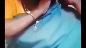 سنہرے بالوں والی MILF لی لو