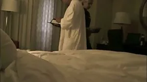 گرم ، شہوت انگیز سینٹر کی ہوس ایک آدمی fucks
